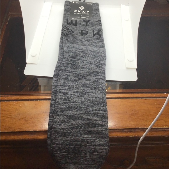 PKWY by Dwyane Wade - Classic Fit Crew Sock - 2 Pr - Picture 1 of 6